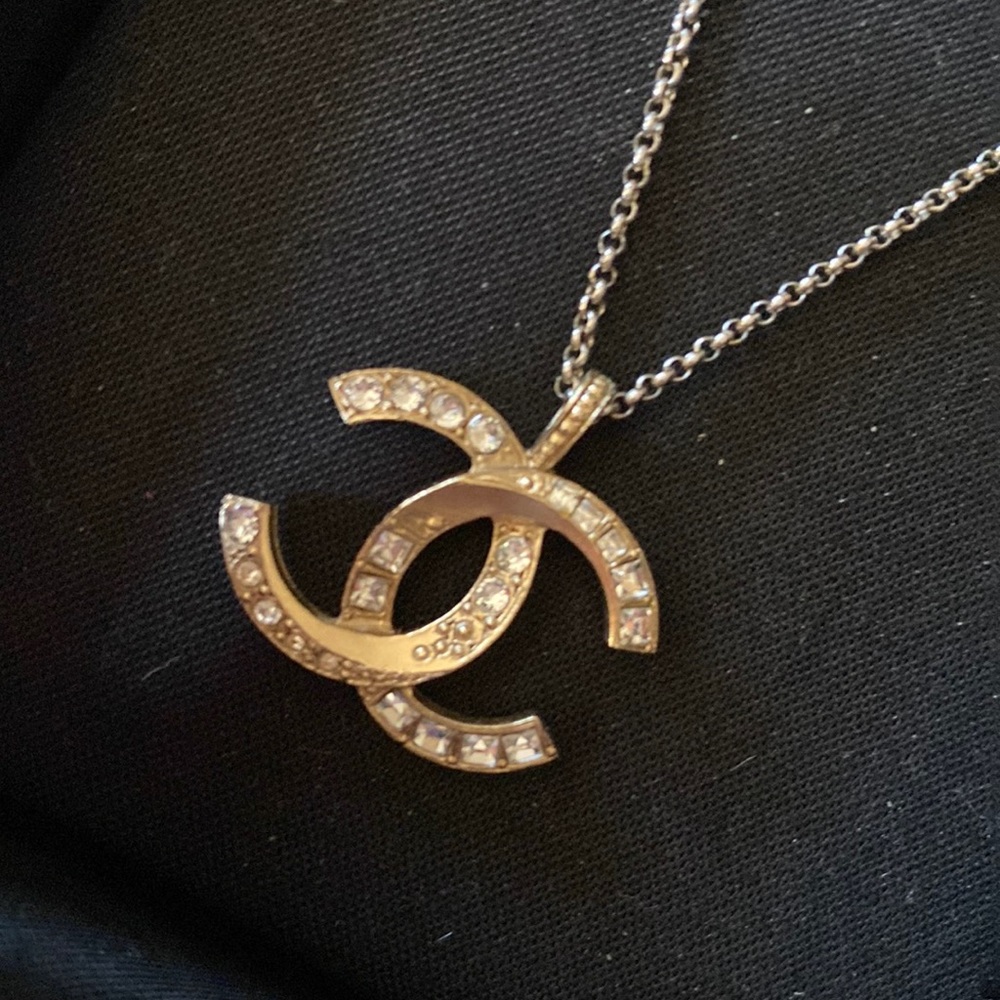 Chanel cc rhinestone pendant necklace reversible